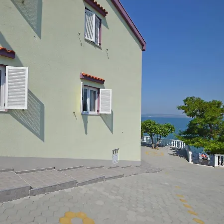 Apartment Lucija.3 *